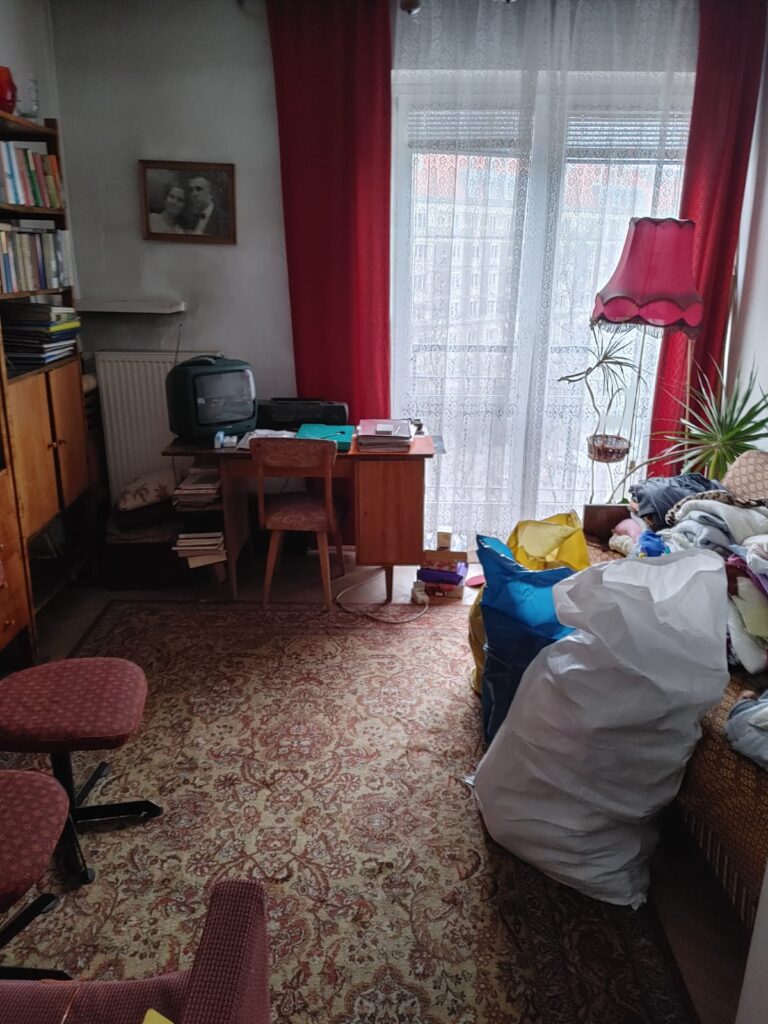 Zdjęcie mieszkania podczas remontu.