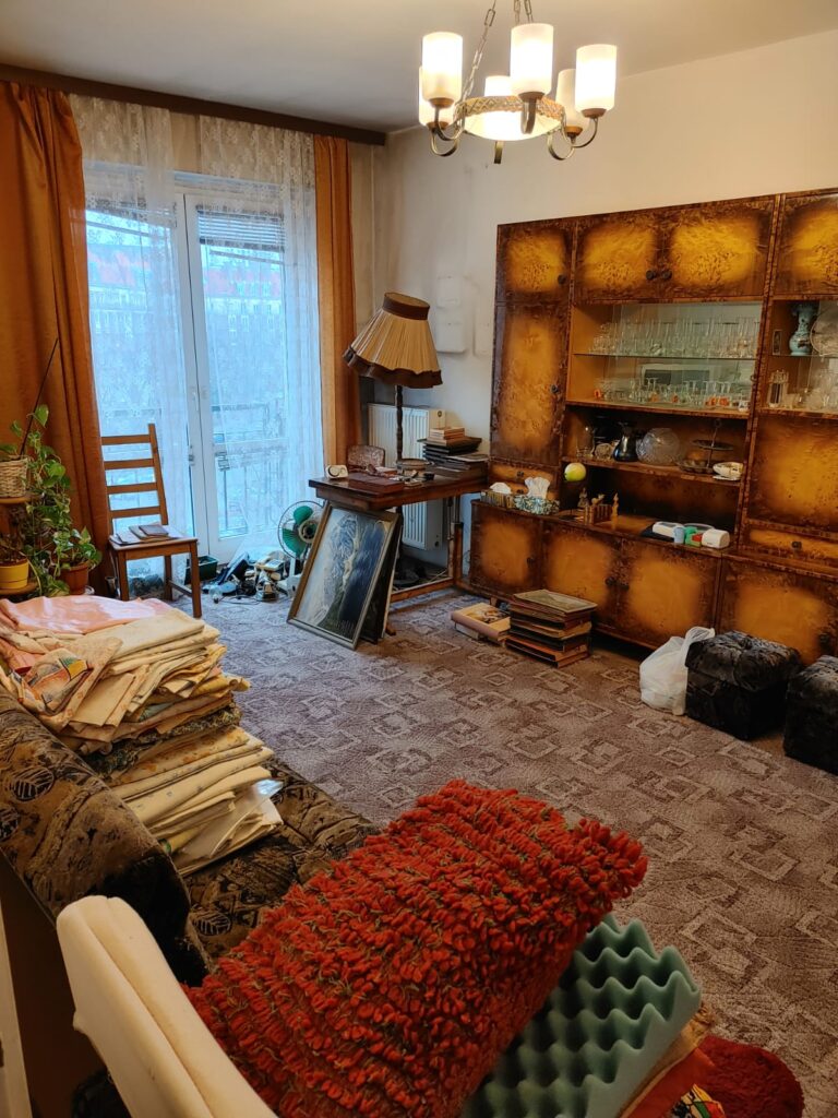 Zdjęcie mieszkania podczas remontu.